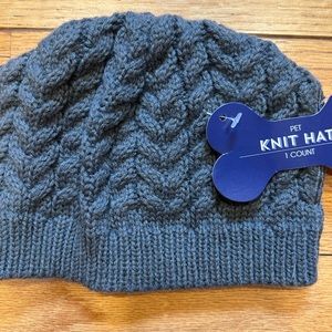 NWT cable knit Dog hat winter hat pet hat Medium dark grey hat with ear slits